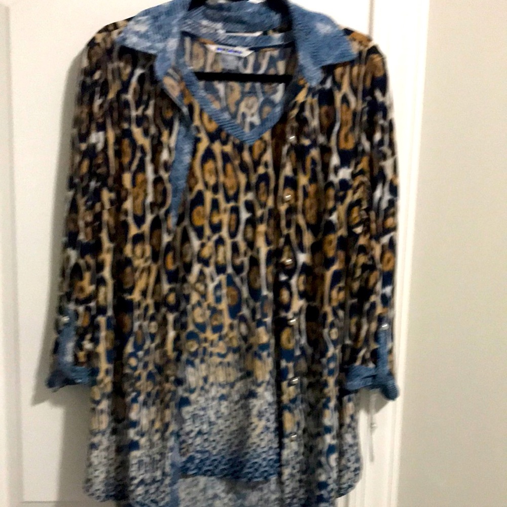NYGARD 2 piece short sleeve V neck top size M and 3/4 sleeve cardigan size L